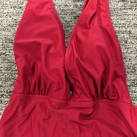 Pending- Cupshe strappy bathing suit with ties - Picture 3 of 4